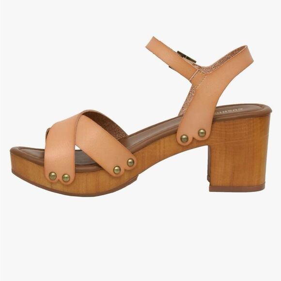 CUSHIONAIRE Women's Slate Faux Wood Sandal Worn once size 6 Adorable - Picture 1 of 4